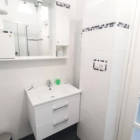 Limited Edition Vendégház Bari